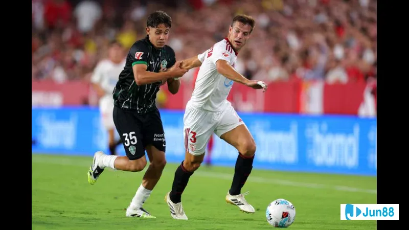 Hành động trong trận đấu giữa Persela Lamongan và Deltras Sidoarjo Hành động trong trận đấu giữa Persela Lamongan và Deltras Sidoarjo